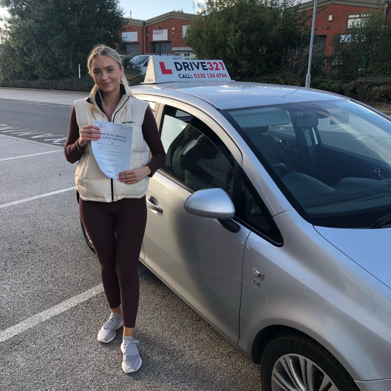 driving test pass photo of Isabelle Groves