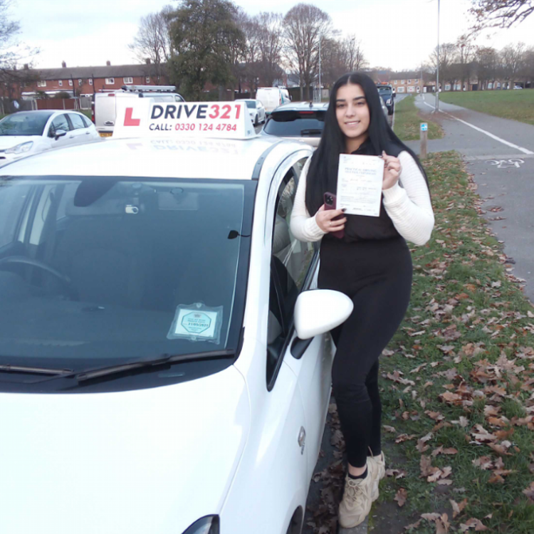 driving test pass photo of Samira Moh'd